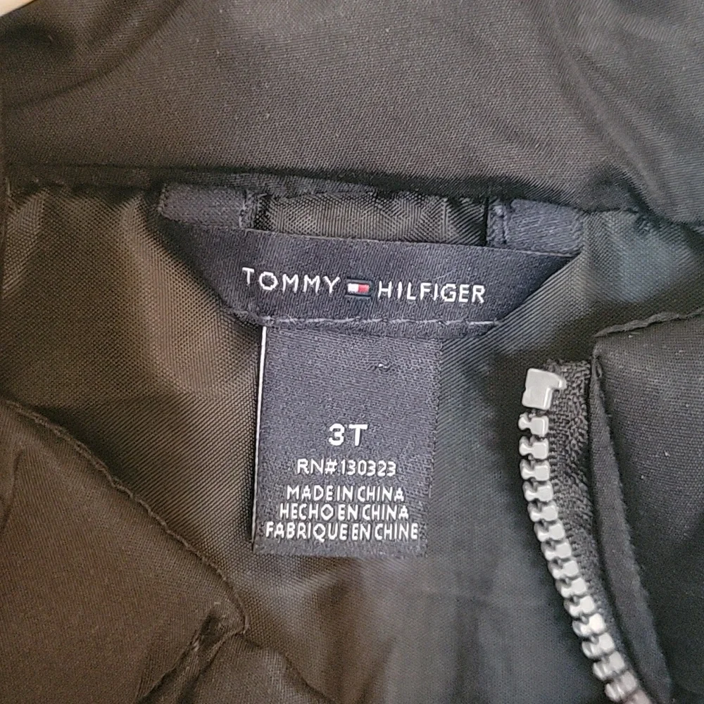 Toddler boys Tommy Hilfiger black vest, 3T. NWT.